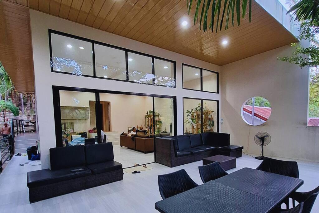 Camotes Island Villa - 9 minutes to Beach - WiFi