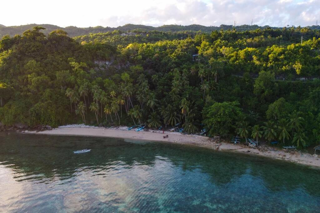 Camotes Island Villa - 9 minutes to Beach - WiFi