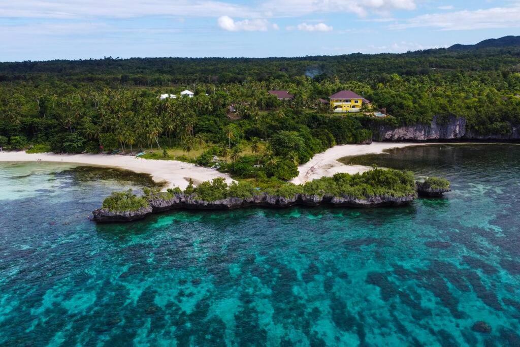 Camotes Island Villa - 9 minutes to Beach - WiFi