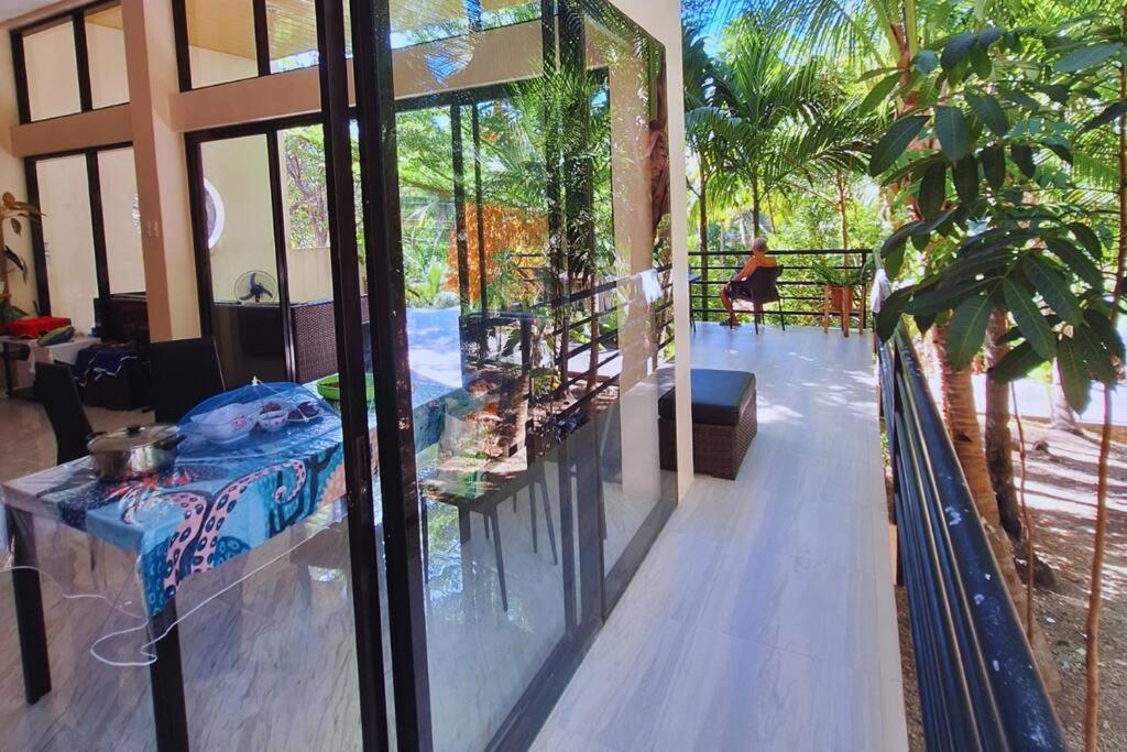 Camotes Island Villa - 9 minutes to Beach - WiFi