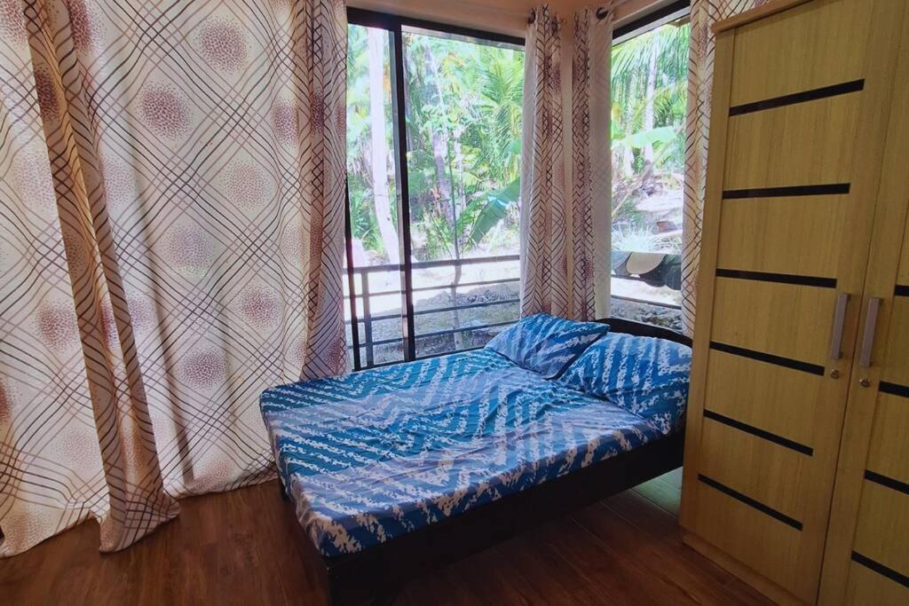 Camotes Island Villa - 9 minutes to Beach - WiFi
