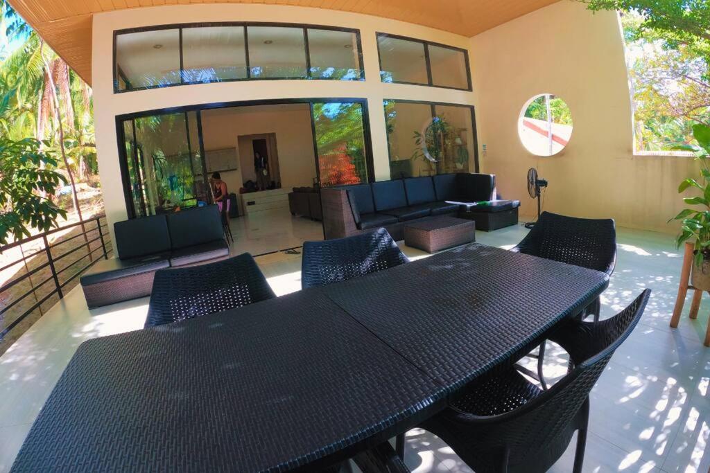 Camotes Island Villa - 9 minutes to Beach - WiFi