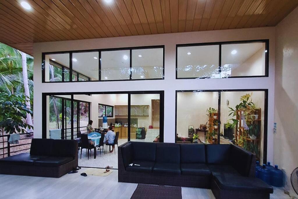 Camotes Island Villa - 9 minutes to Beach - WiFi