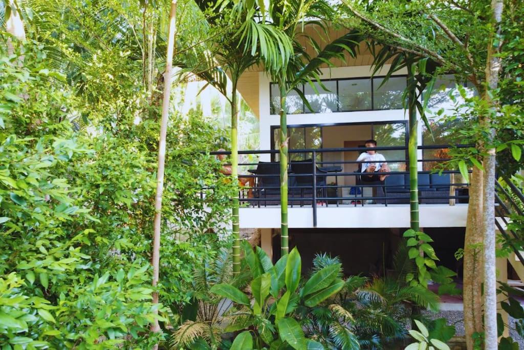 Camotes Island Villa - 9 minutes to Beach - WiFi