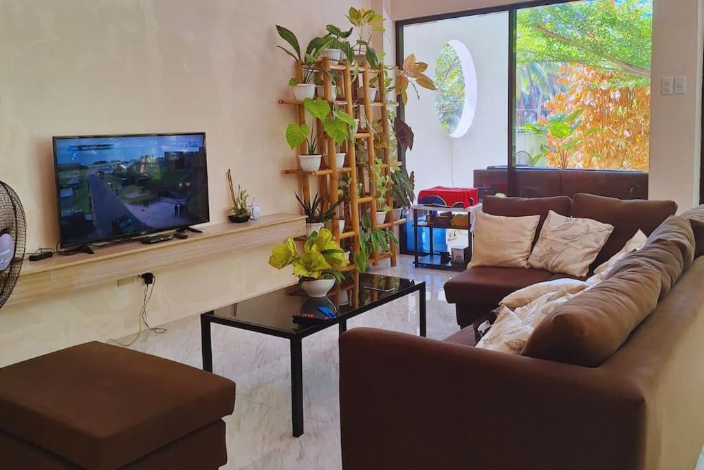Camotes Island Villa - 9 minutes to Beach - WiFi