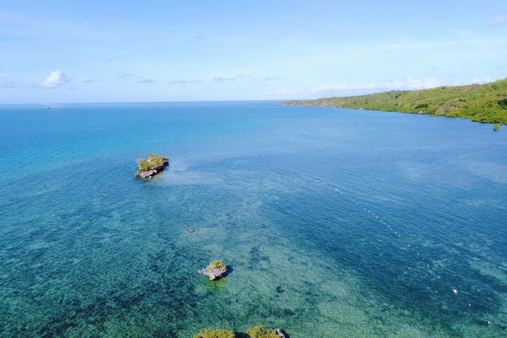 Camotes Island Villa - 9 minutes to Beach - WiFi