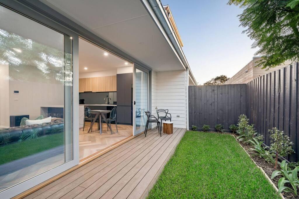 Stylish House - Walk to Beach