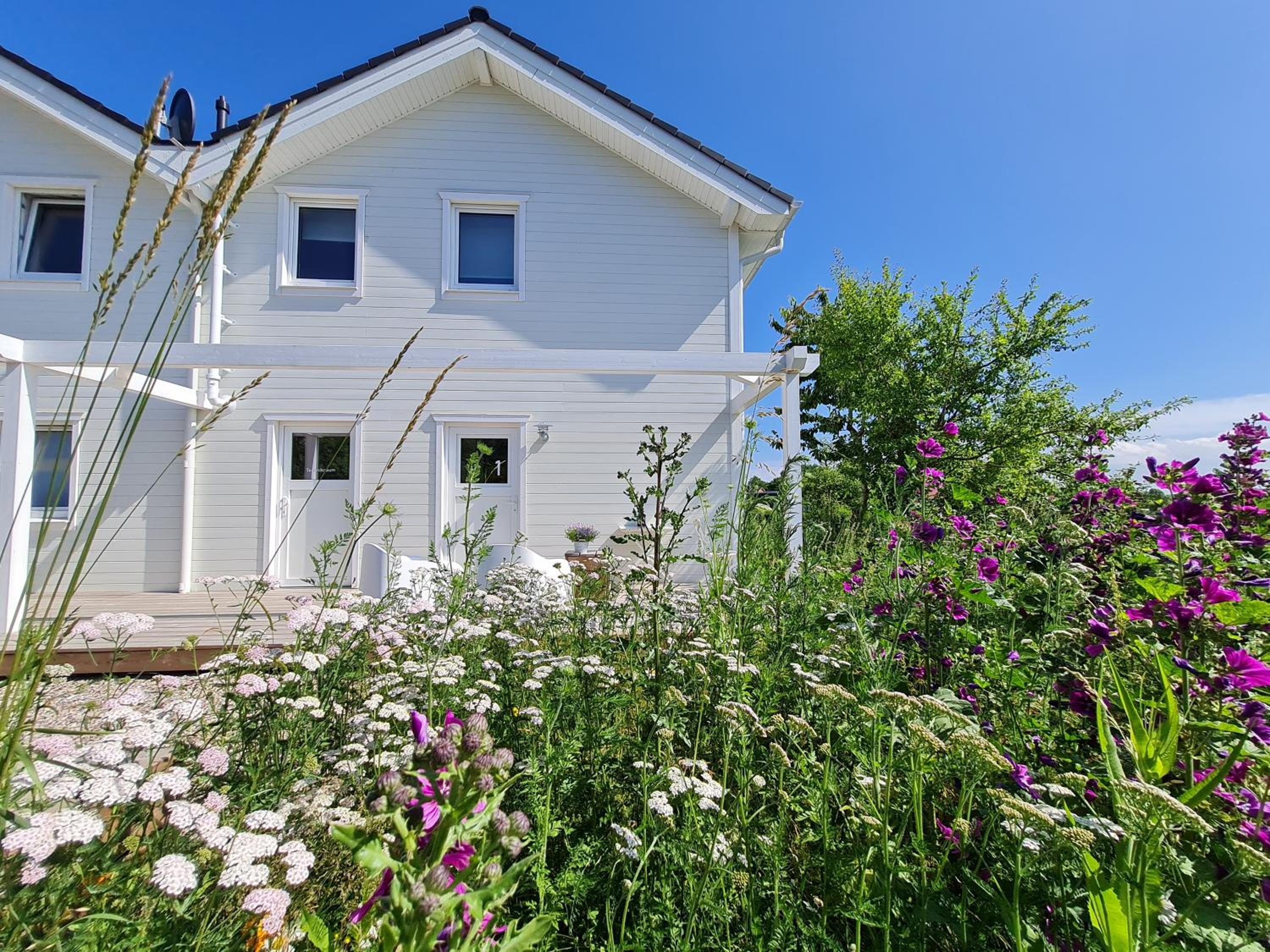 BADEBUDE Ostsee Ferienhaus großem Garten
