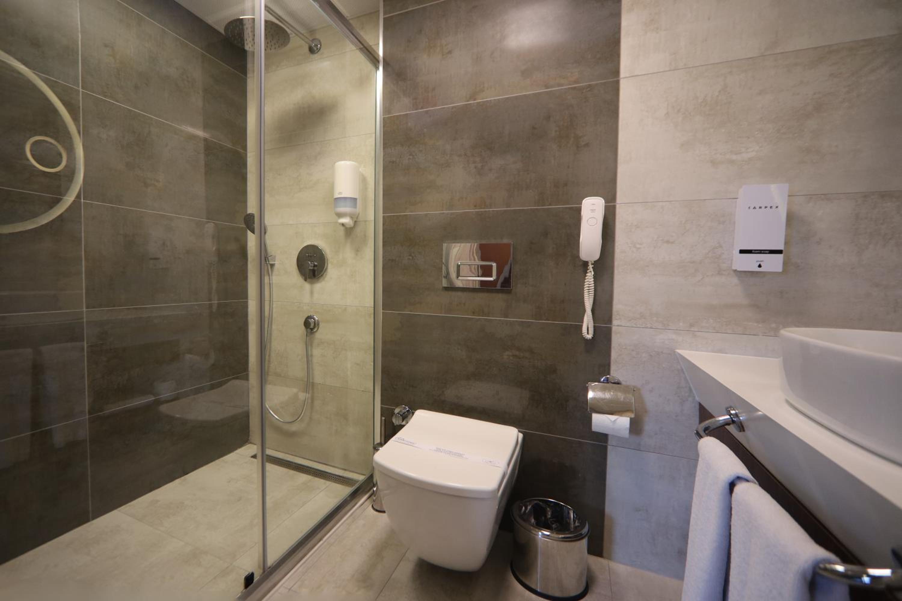 Best Western Plus Khan Hotel - Image 16