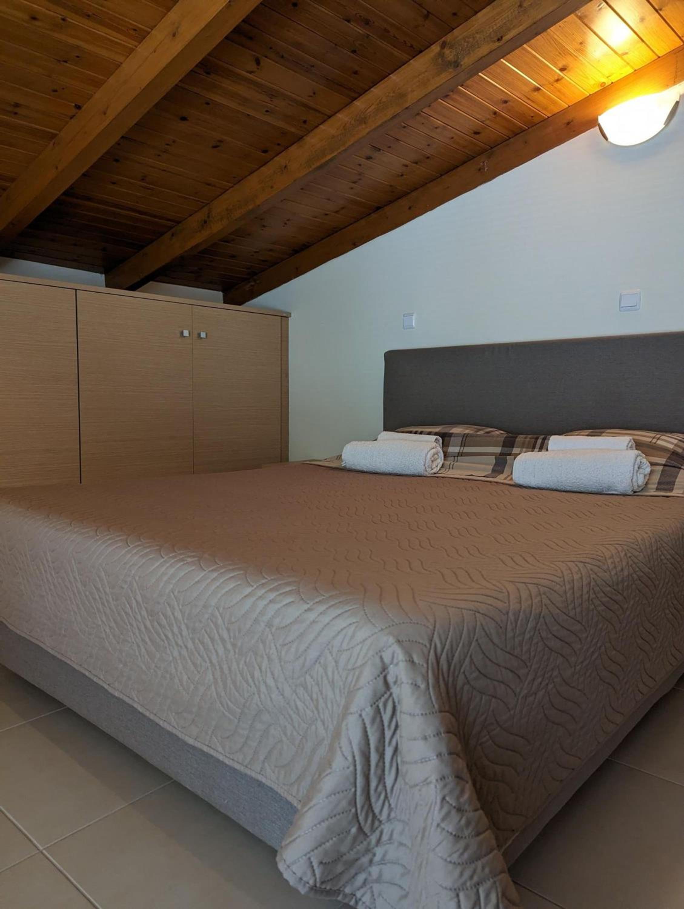 Samaras Apartments in Kamena Vourla photo 3