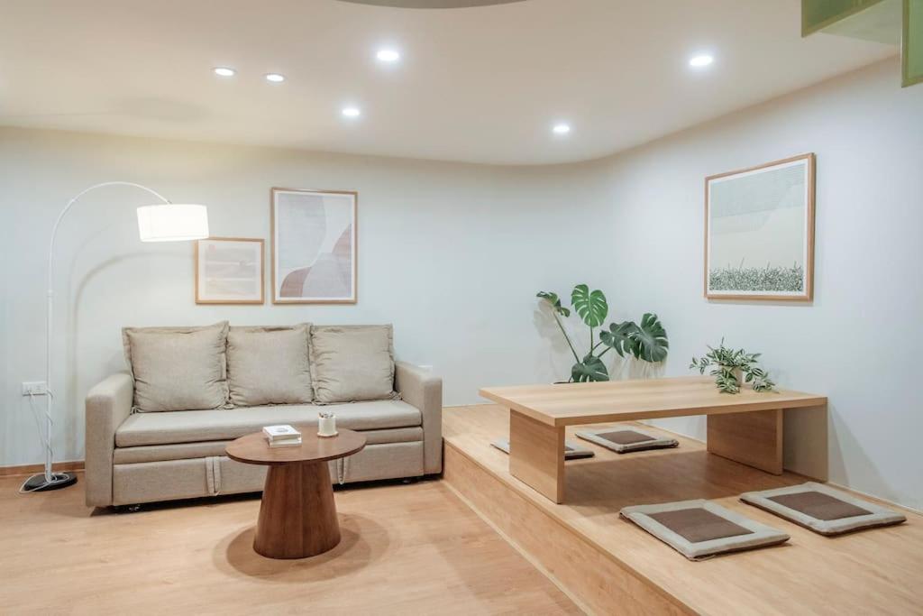 Lucy Homee apartment