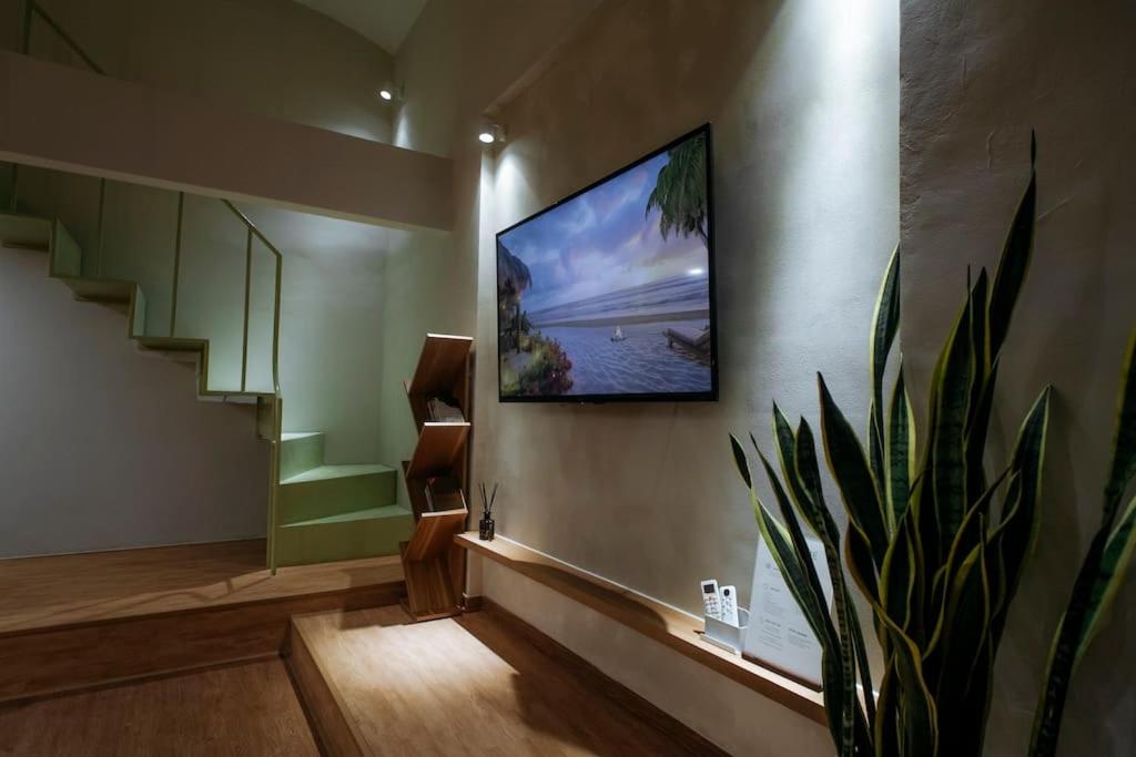 Lucy Homee apartment