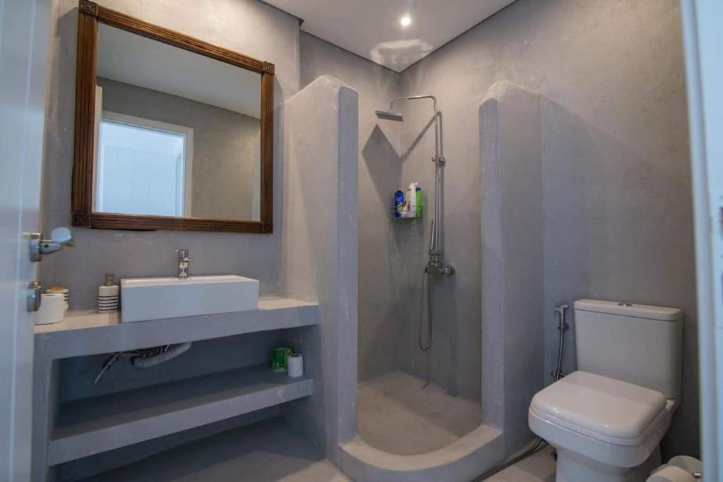 White-Blue Luxury Villa 2 view 2