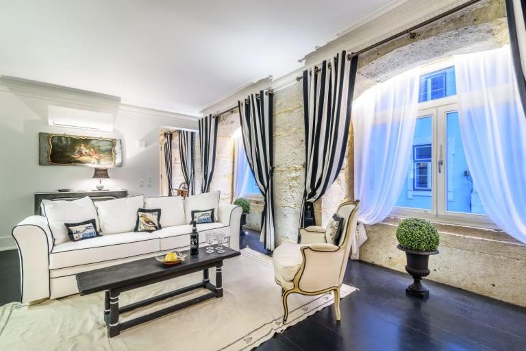 GuestReady - Luxury stay at Lisbon's downtown view 5