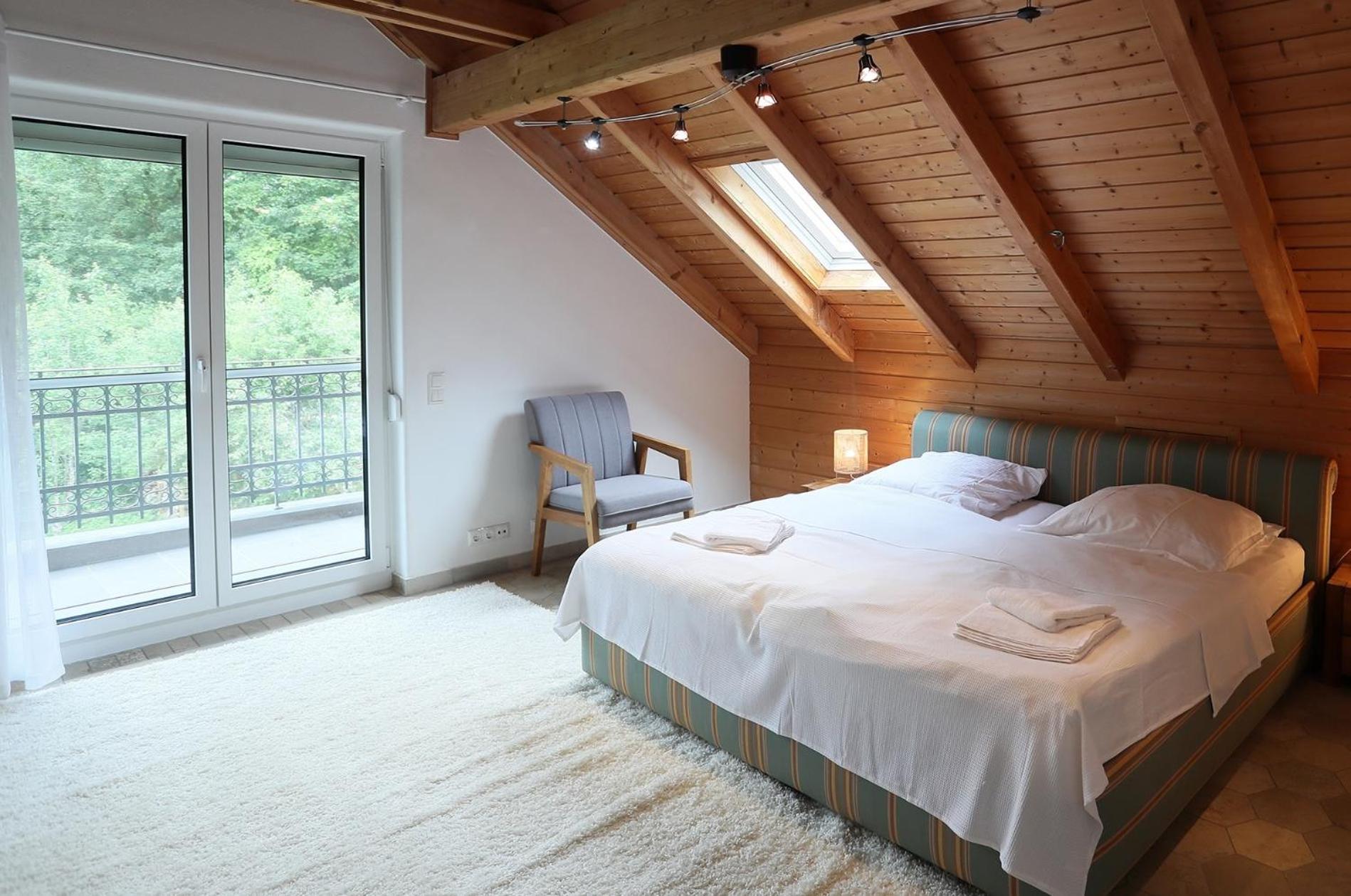 Unique Luxury Villa 22 min to Munich 290m2 Pool Sauna