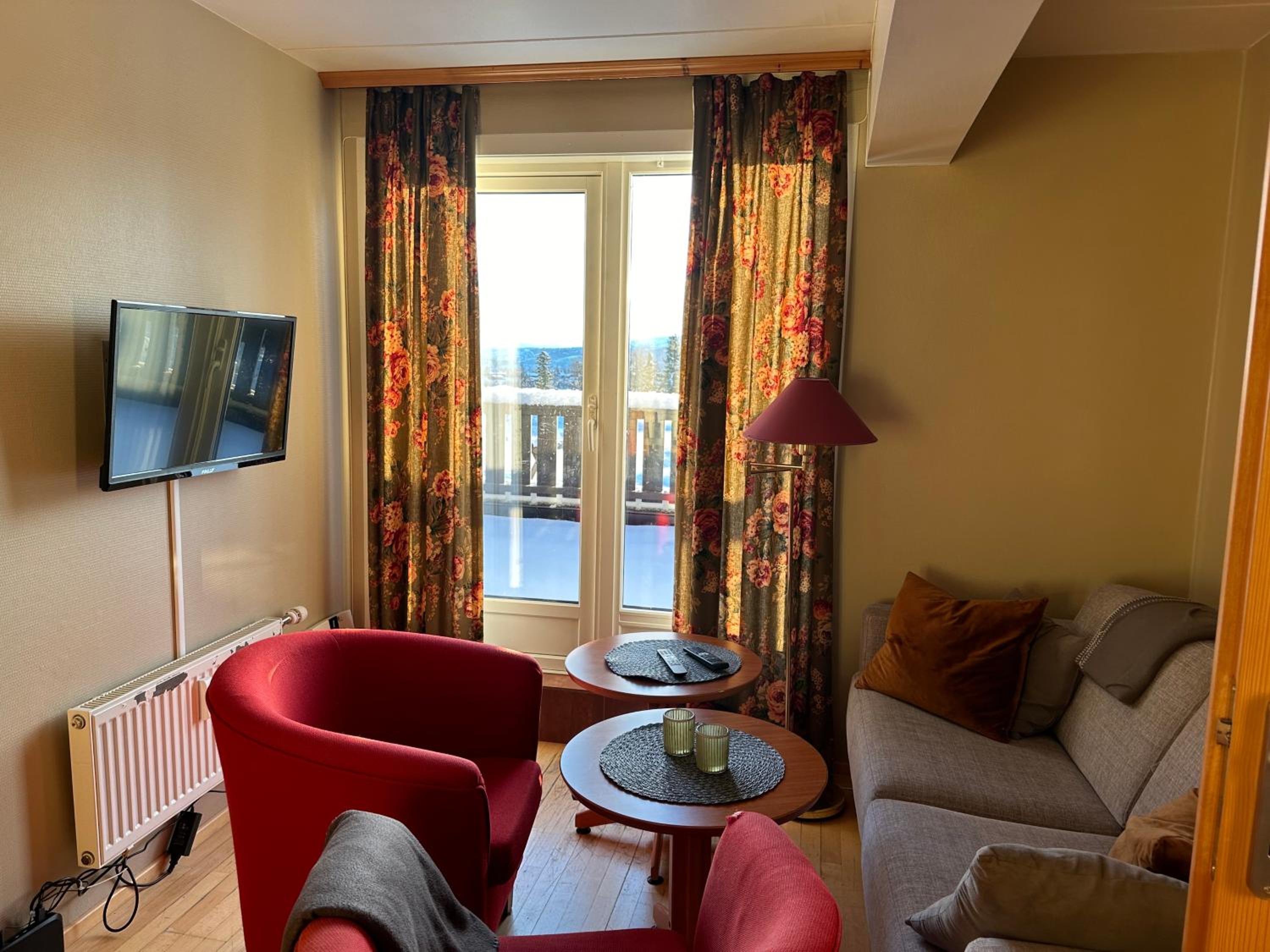 Family-Friendly Apartment Close To Nature view 2