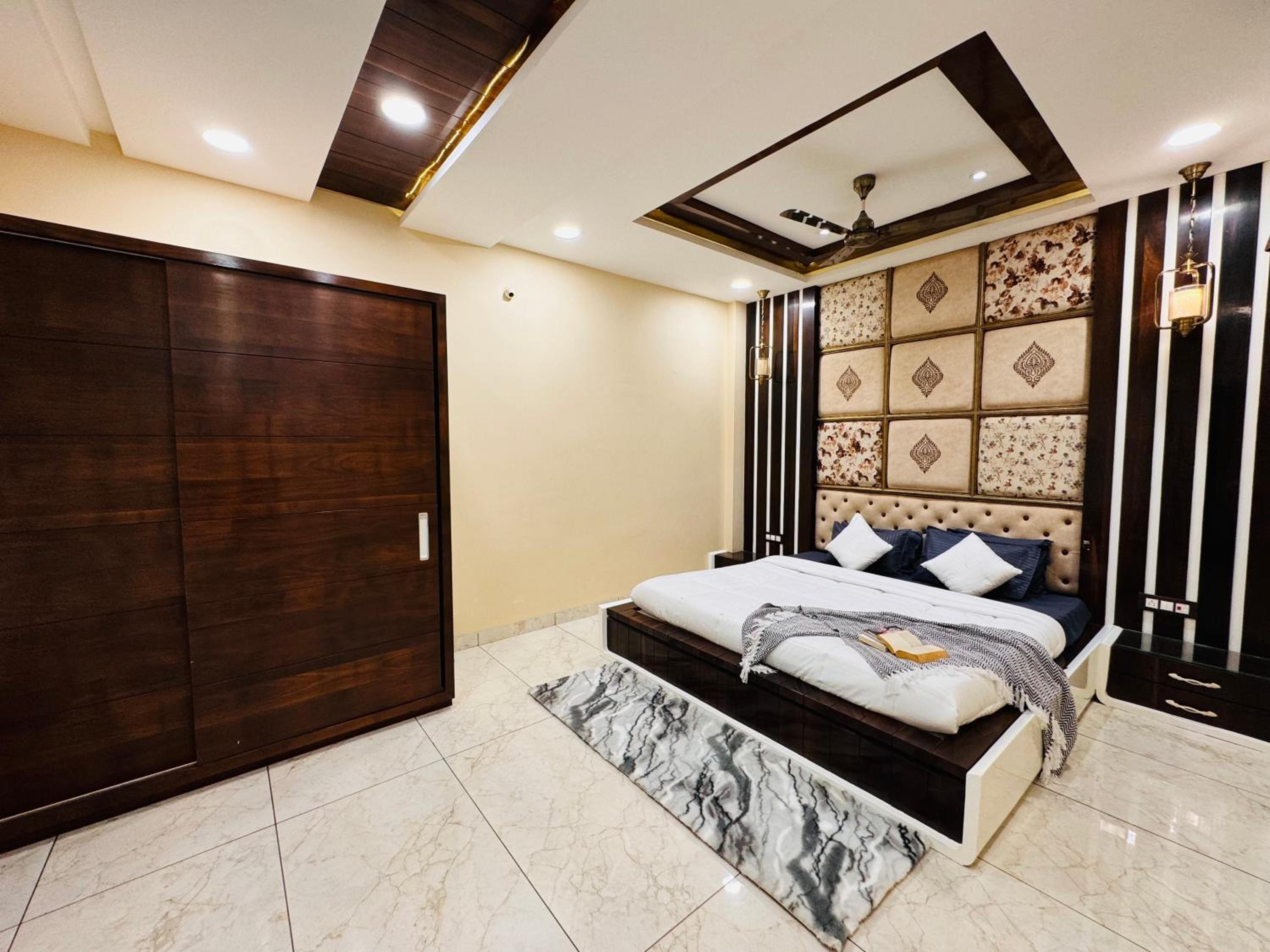 Home Escape 3BHK Luxury Duplex, Vijay Nagar