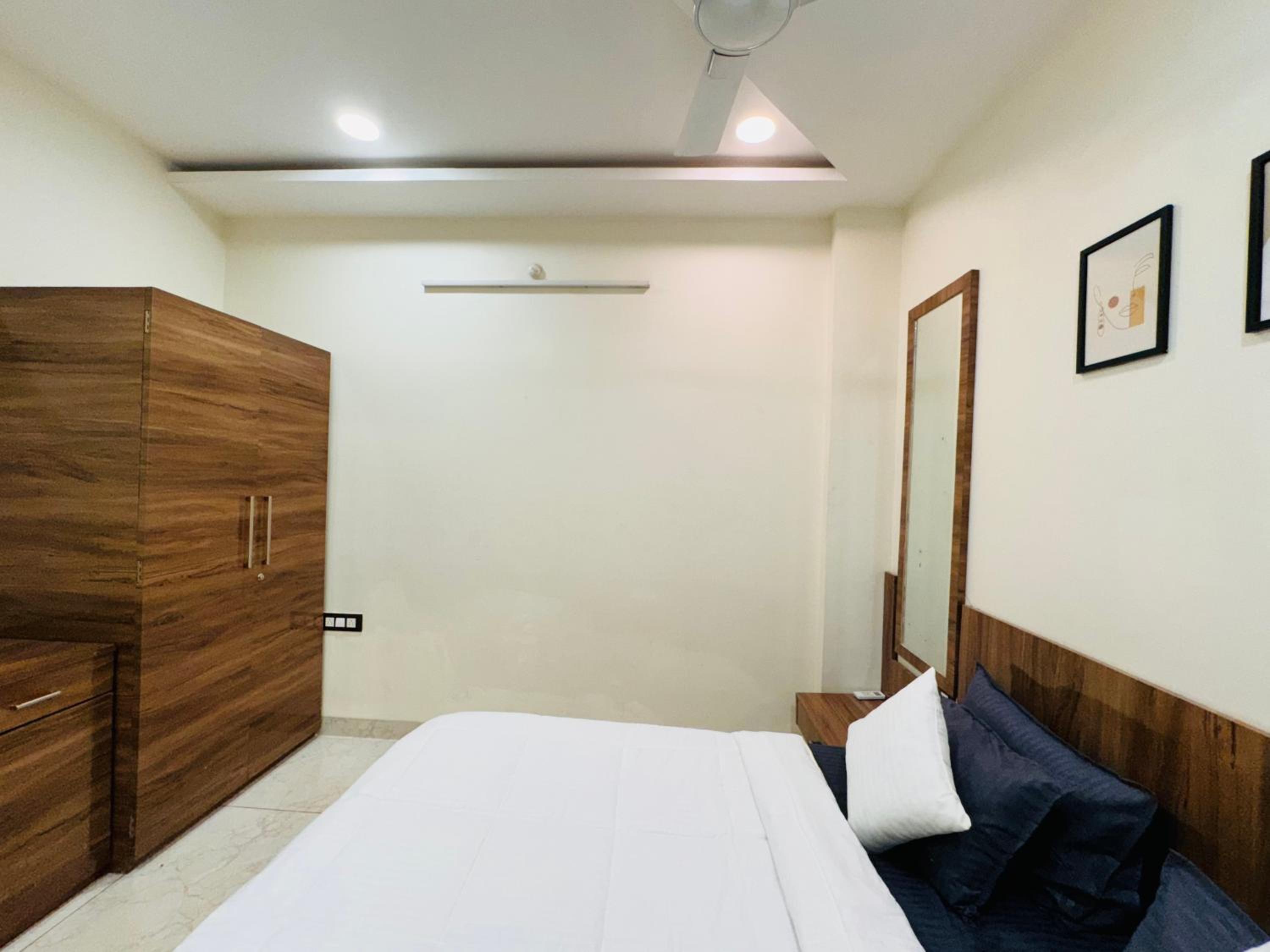 Home Escape 3BHK Luxury Duplex, Vijay Nagar