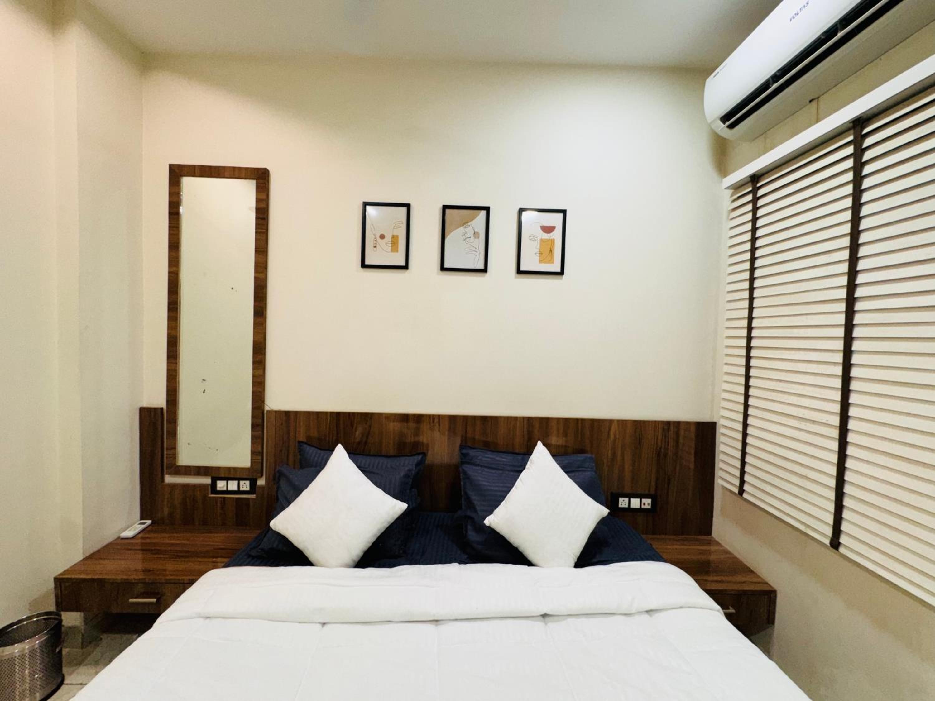 Home Escape 3BHK Luxury Duplex, Vijay Nagar