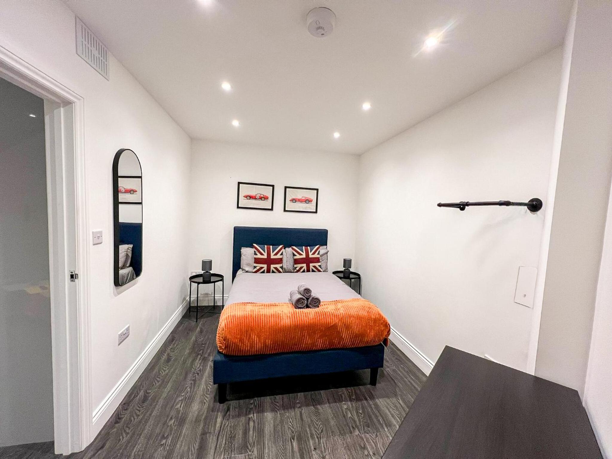 Modern 1-Bedroom Apartments near Shoreditch, Old Street & Hoxton by NourNest Apartments