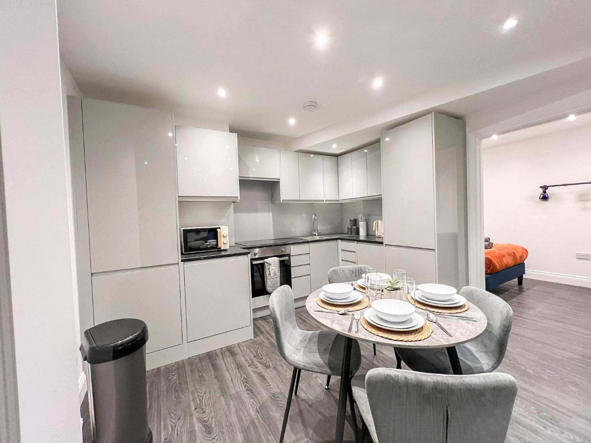 Modern 1-Bedroom Apartments near Shoreditch, Old Street & Hoxton by NourNest Apartments