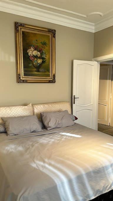 apartment in downtown Champollion street
