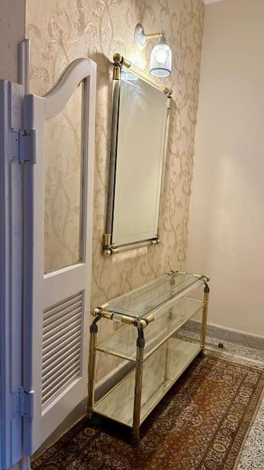 apartment in downtown Champollion street