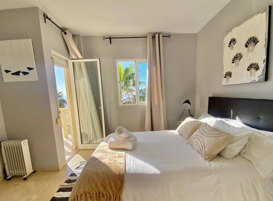 Sea frontline stylish beach House