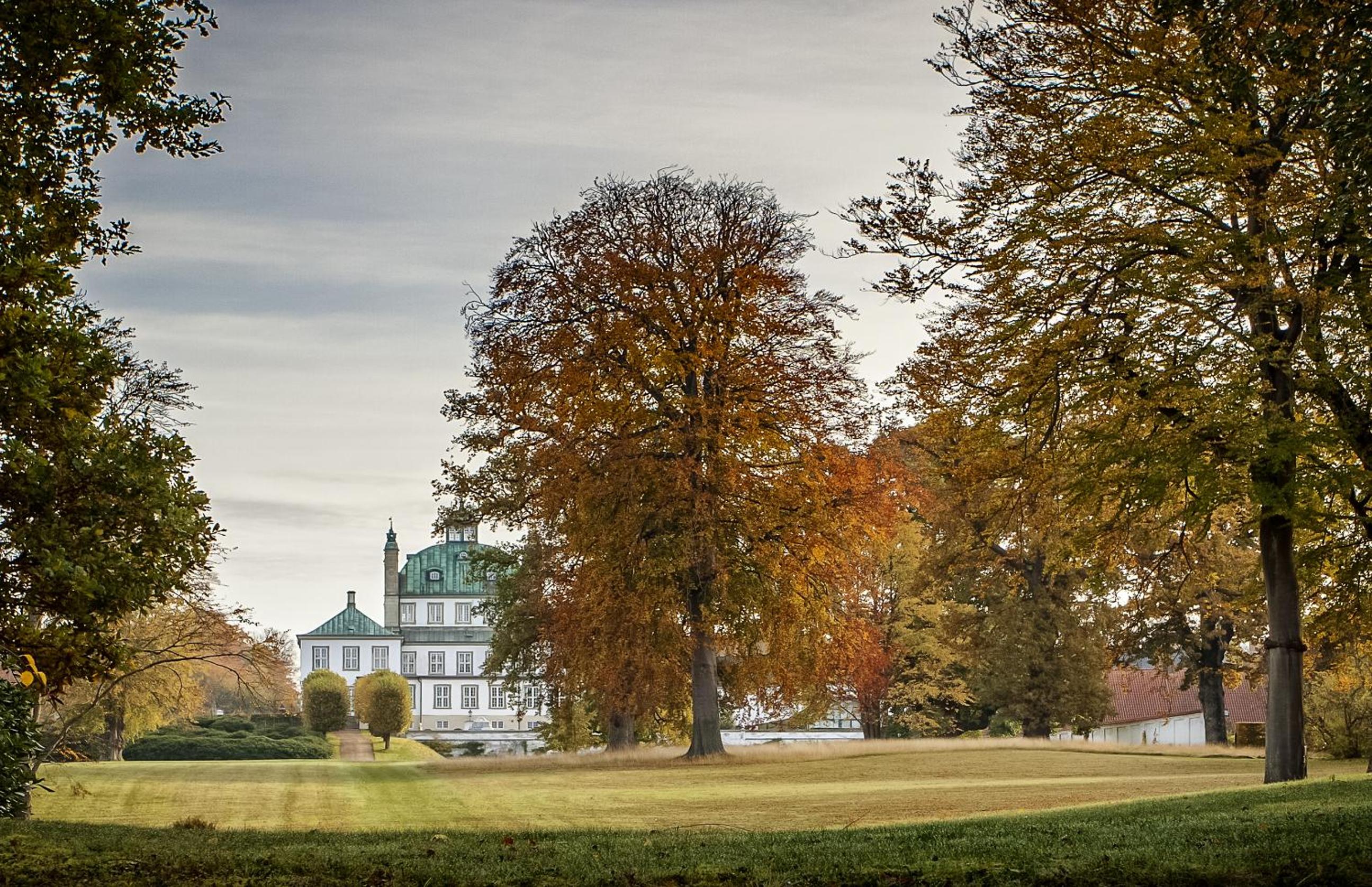 Fredensborg Vandrerhjem, i Kongens baghave
