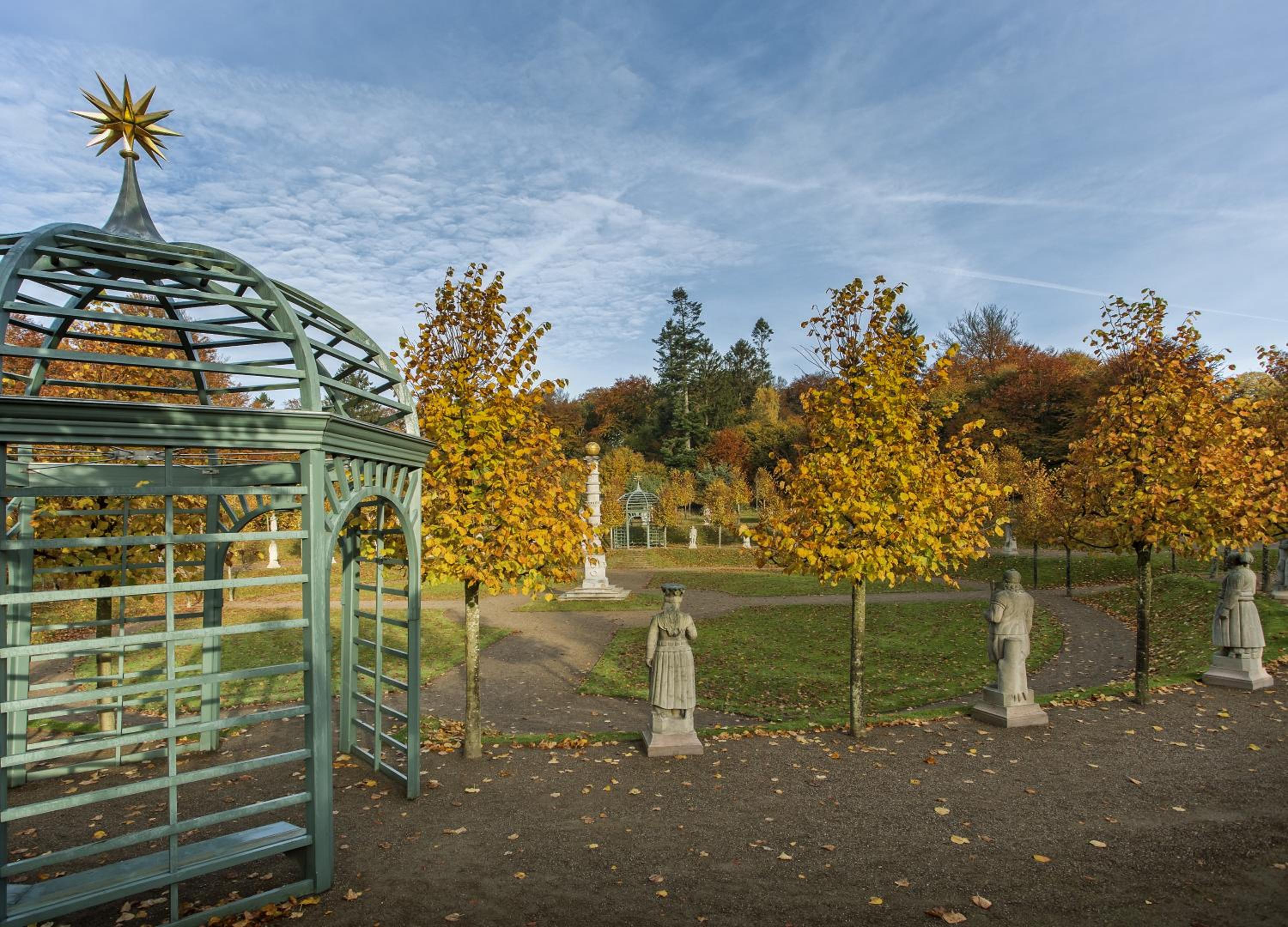 Fredensborg Vandrerhjem, i Kongens baghave
