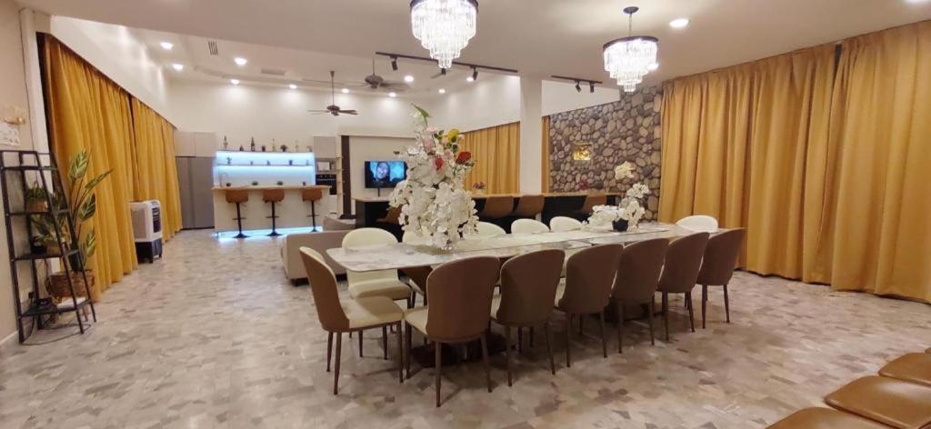 Bukit Tunku Grande Villa by uBook