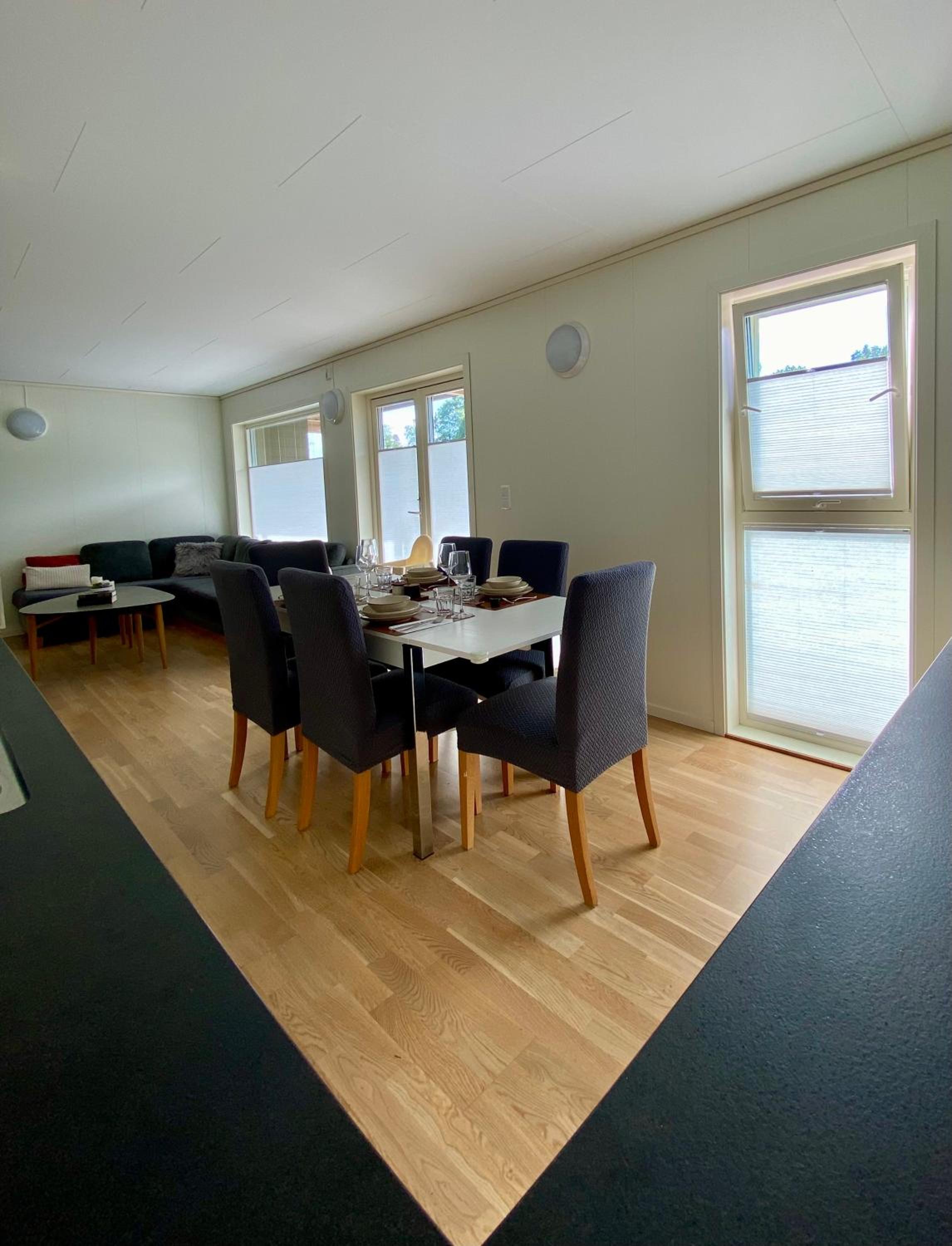 Modern 2 Bedroom Apartment - Fast Wifi - Free Parking - 19 km to Pulpit Rock - Experience A Cozy Getaway view 4