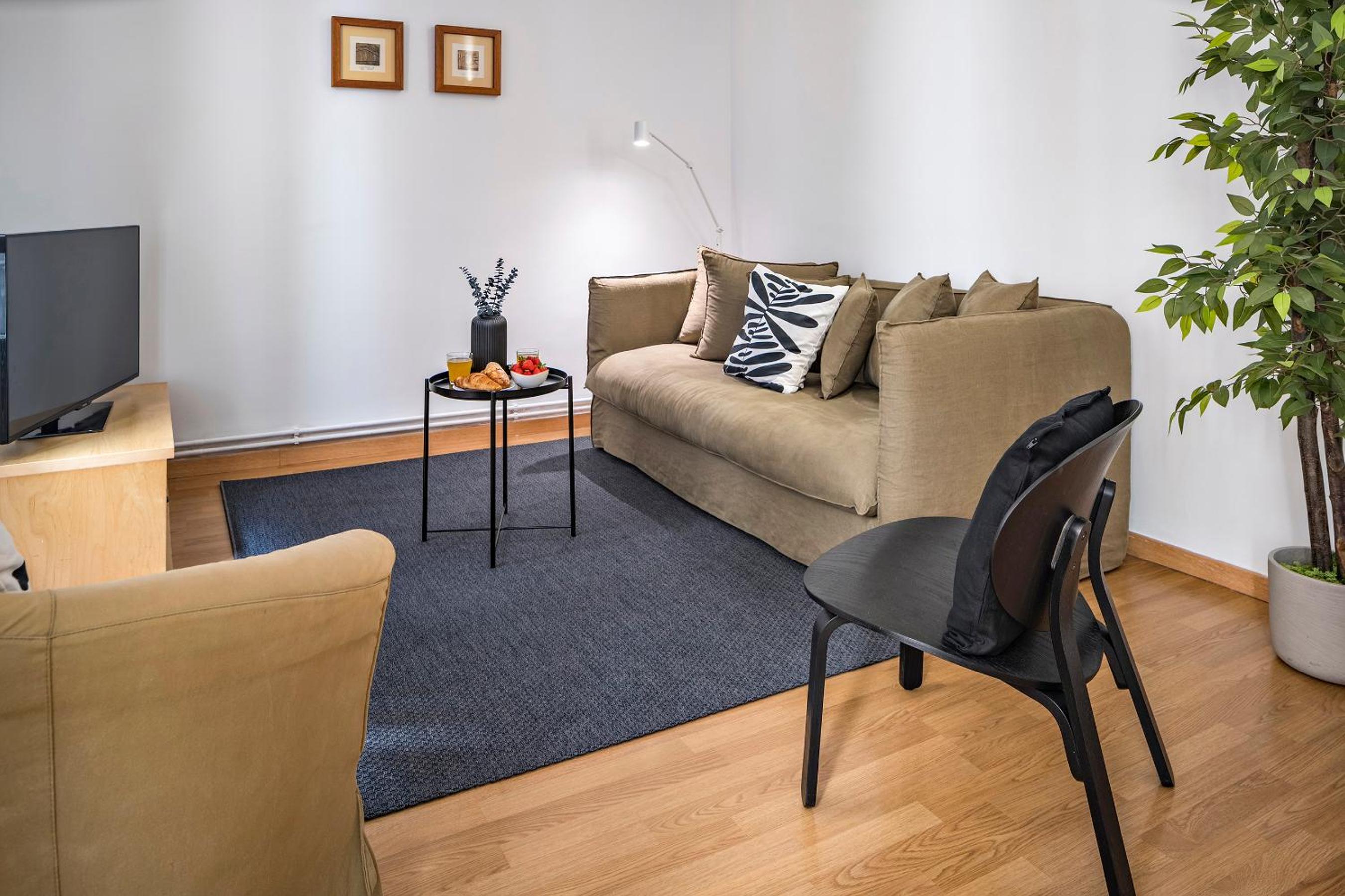 Habitat Apartments Art