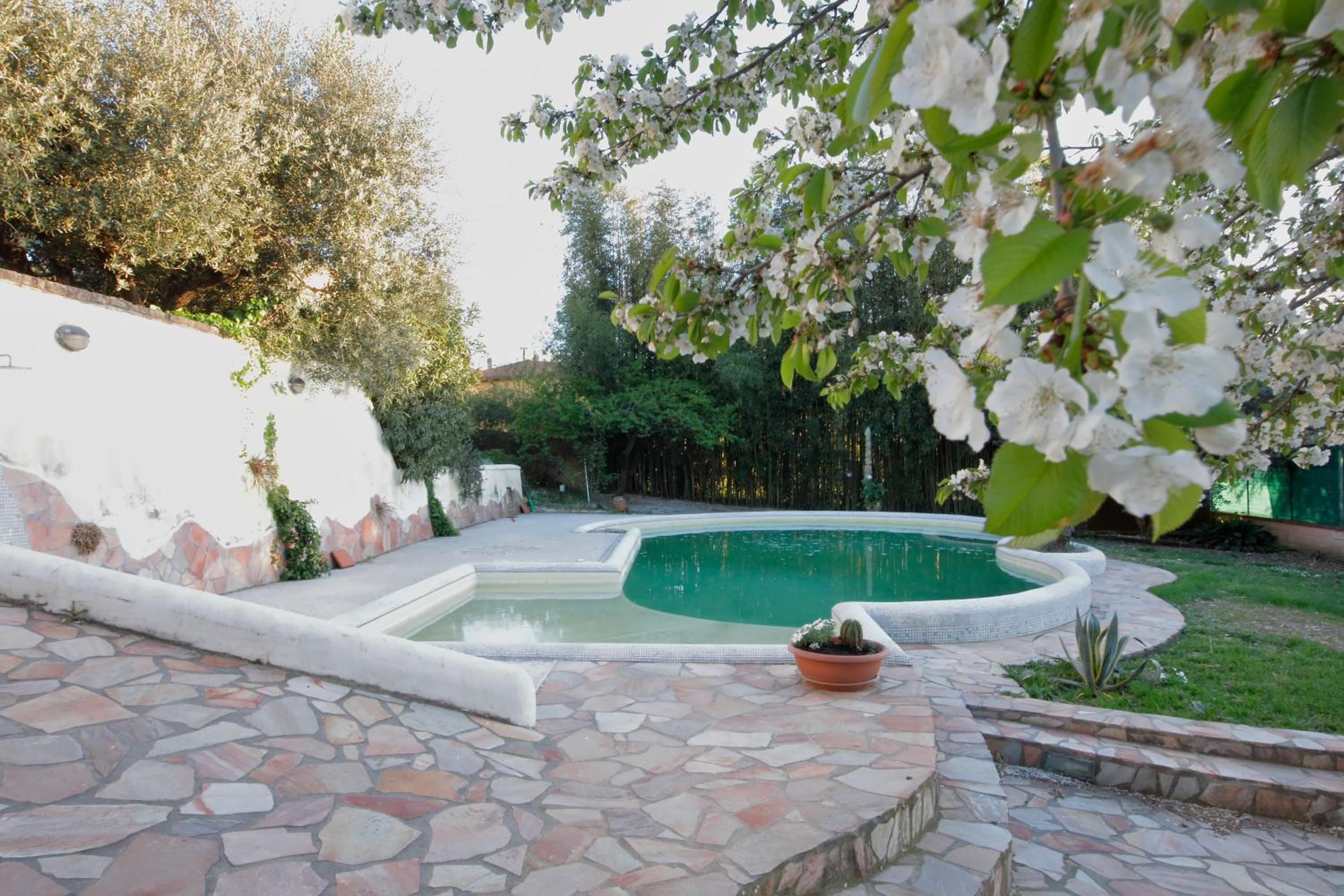 casa vacanza con piscina grande e idromassaggio jacuzzi