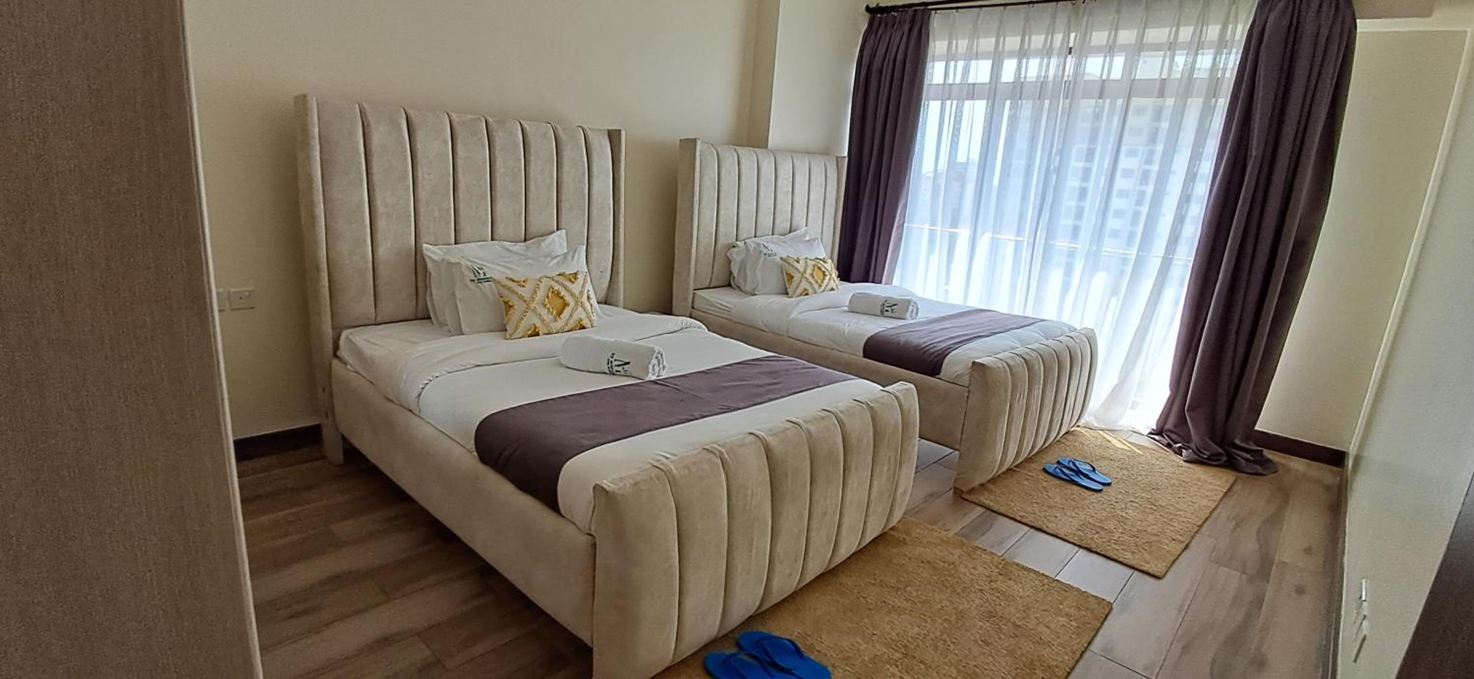 Emerald Suites