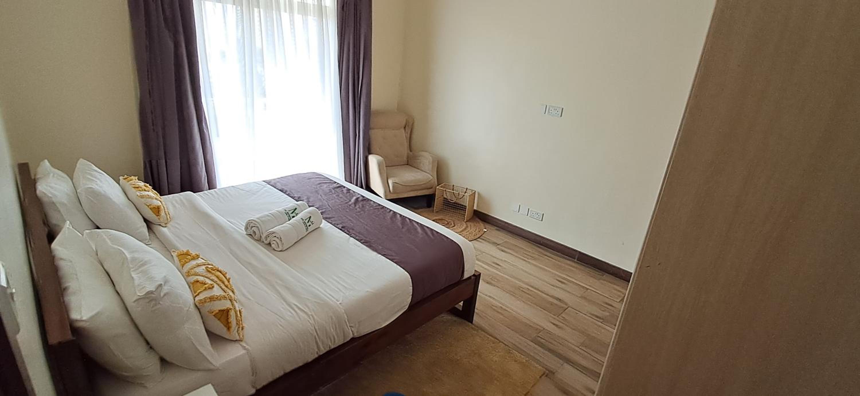 Emerald Suites