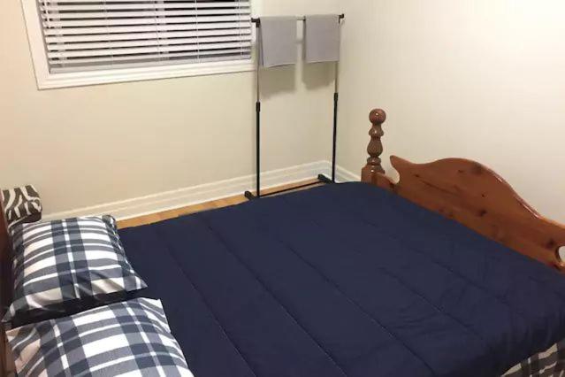Private Rooms, Free Parking, Full Kitchen, Best Prices in Town- York University Heights
