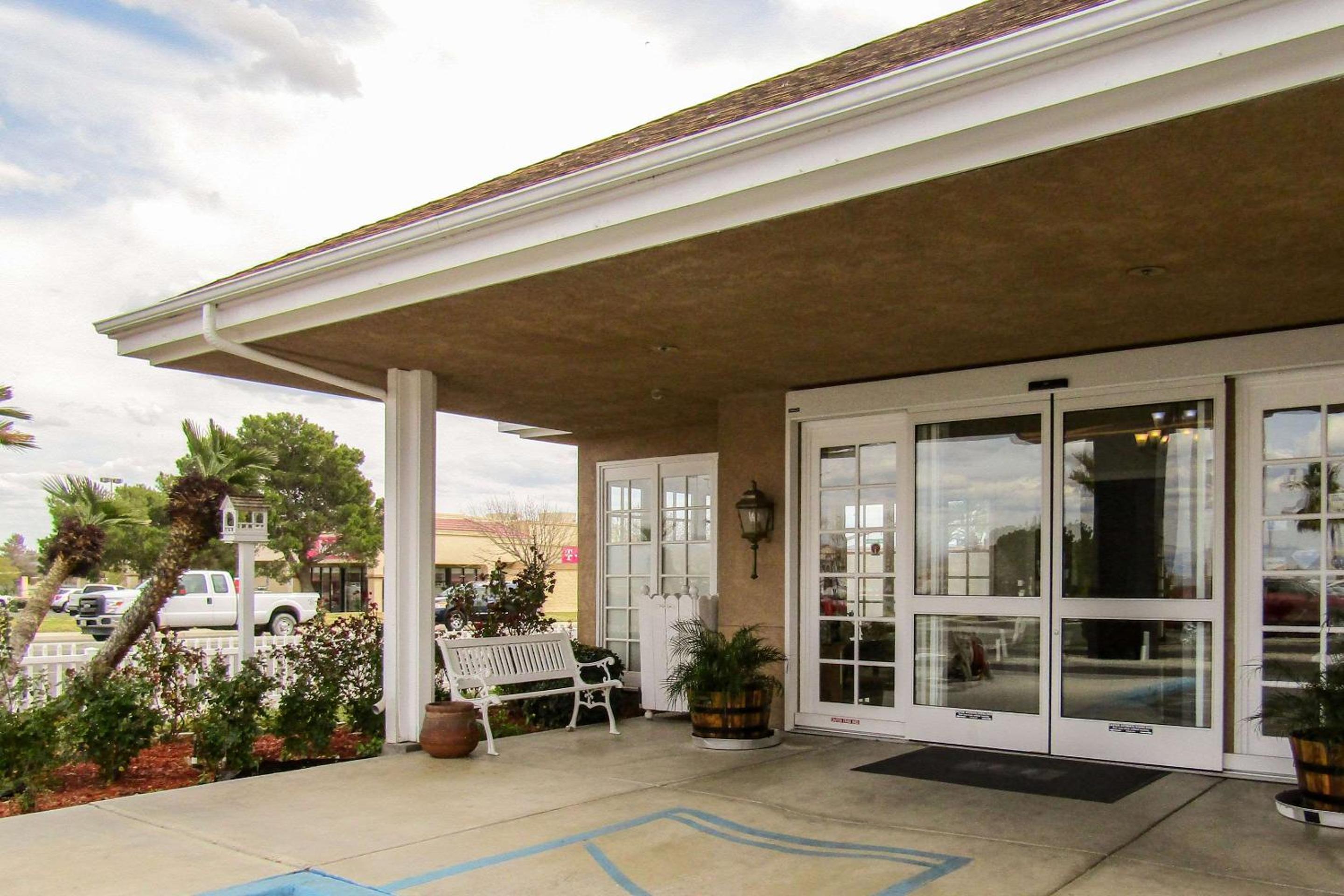 Clarion Inn Near China Lake Naval Station view 4