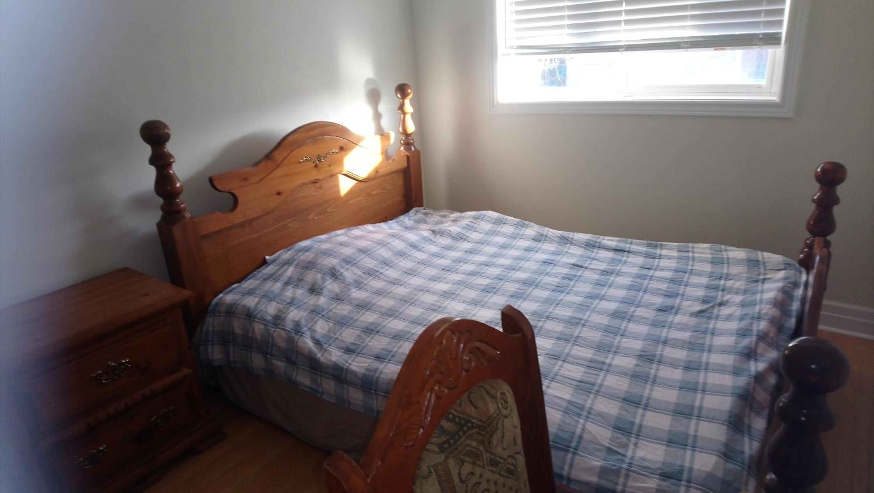 Private Rooms, Free Parking, Full Kitchen, Best Prices in Town- York University Heights