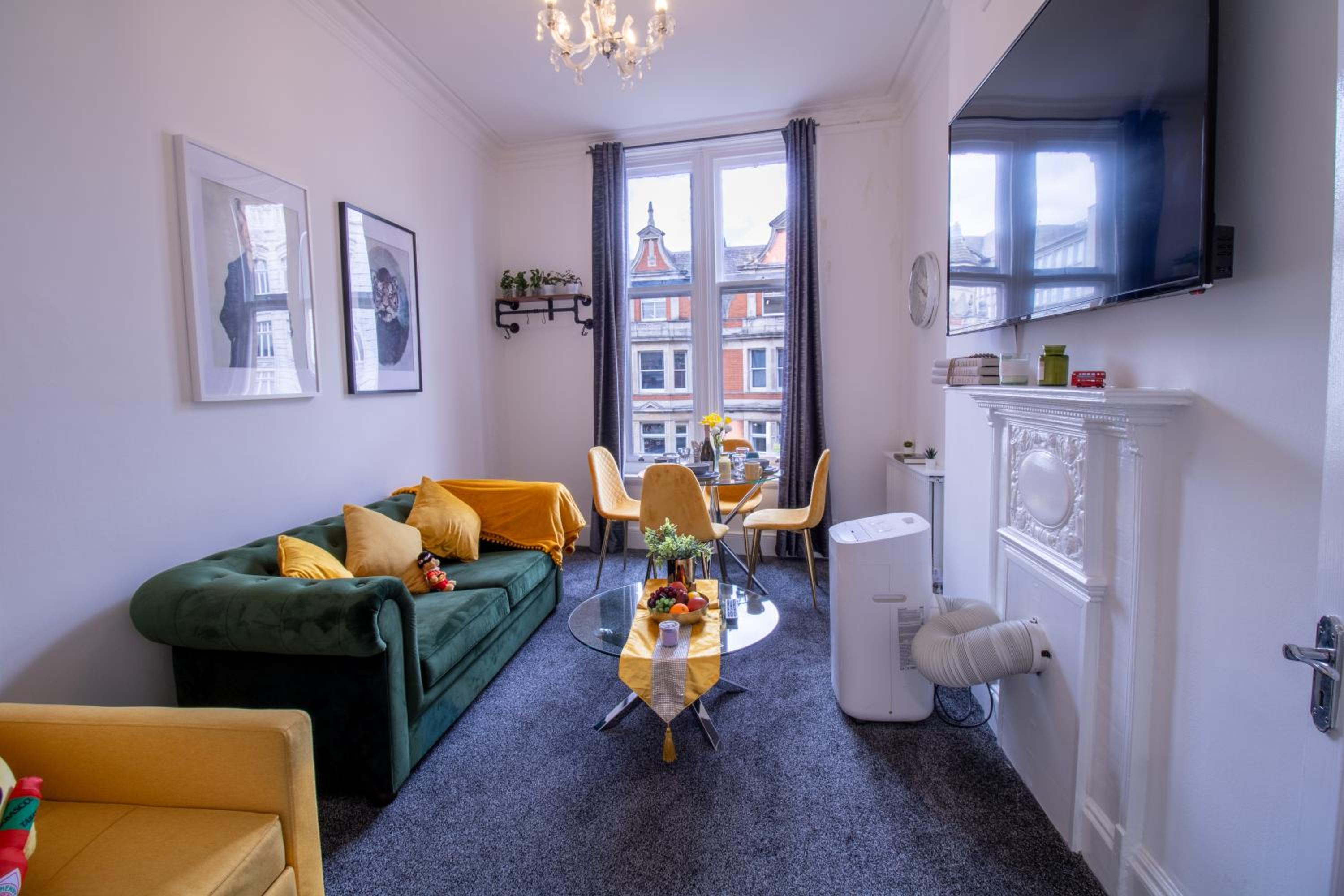 1-Bedroom Flat in London's Top Shopping District 6GC