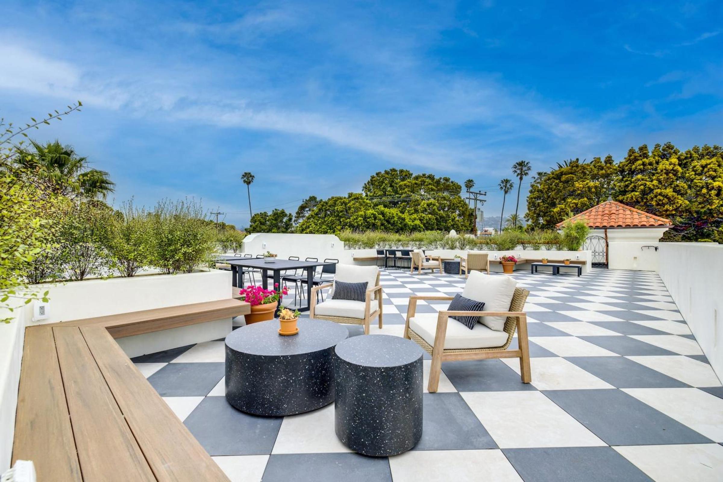 Casa De La Vina - Boutique Suites in Downtown Santa Barbara view 2
