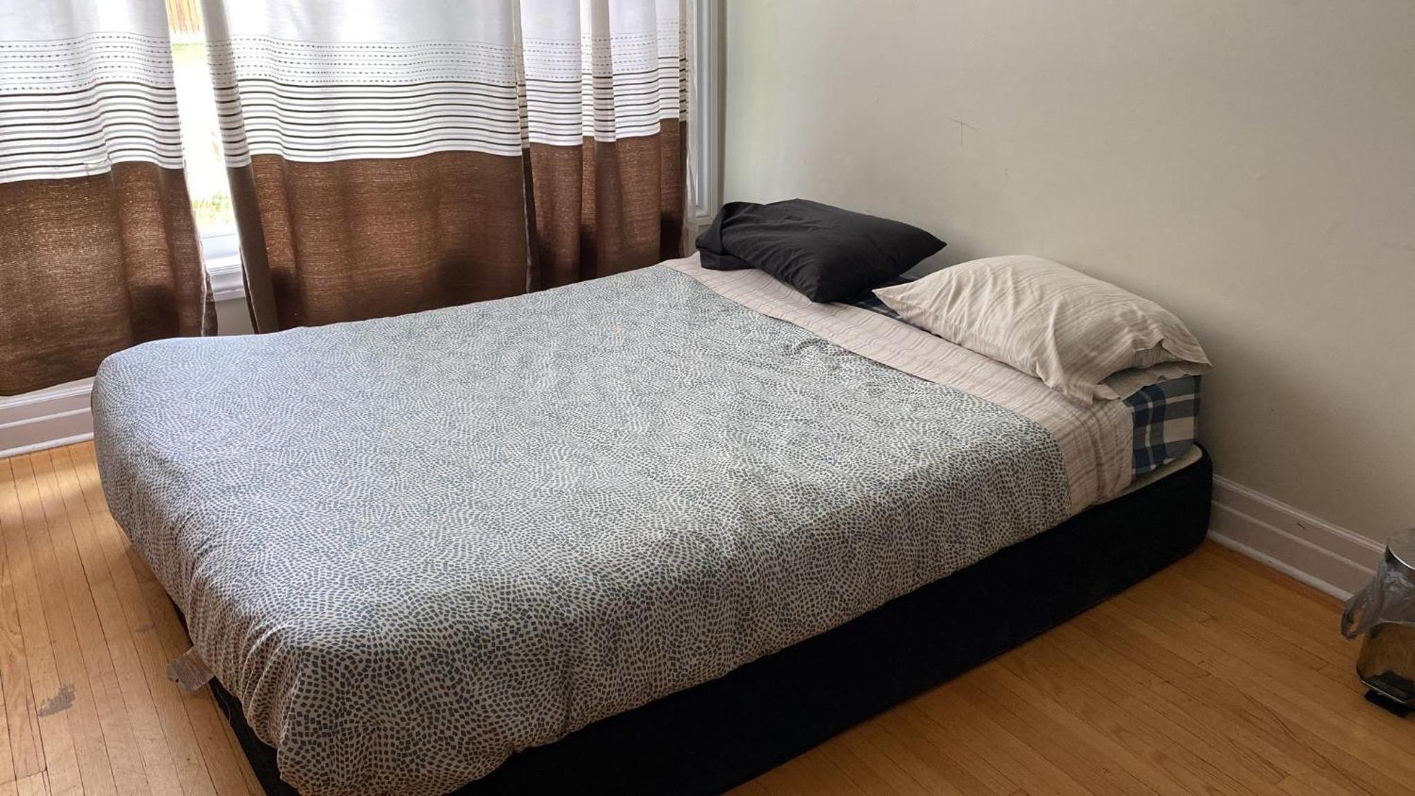 Private Rooms, Free Parking, Full Kitchen, Best Prices in Town- York University Heights