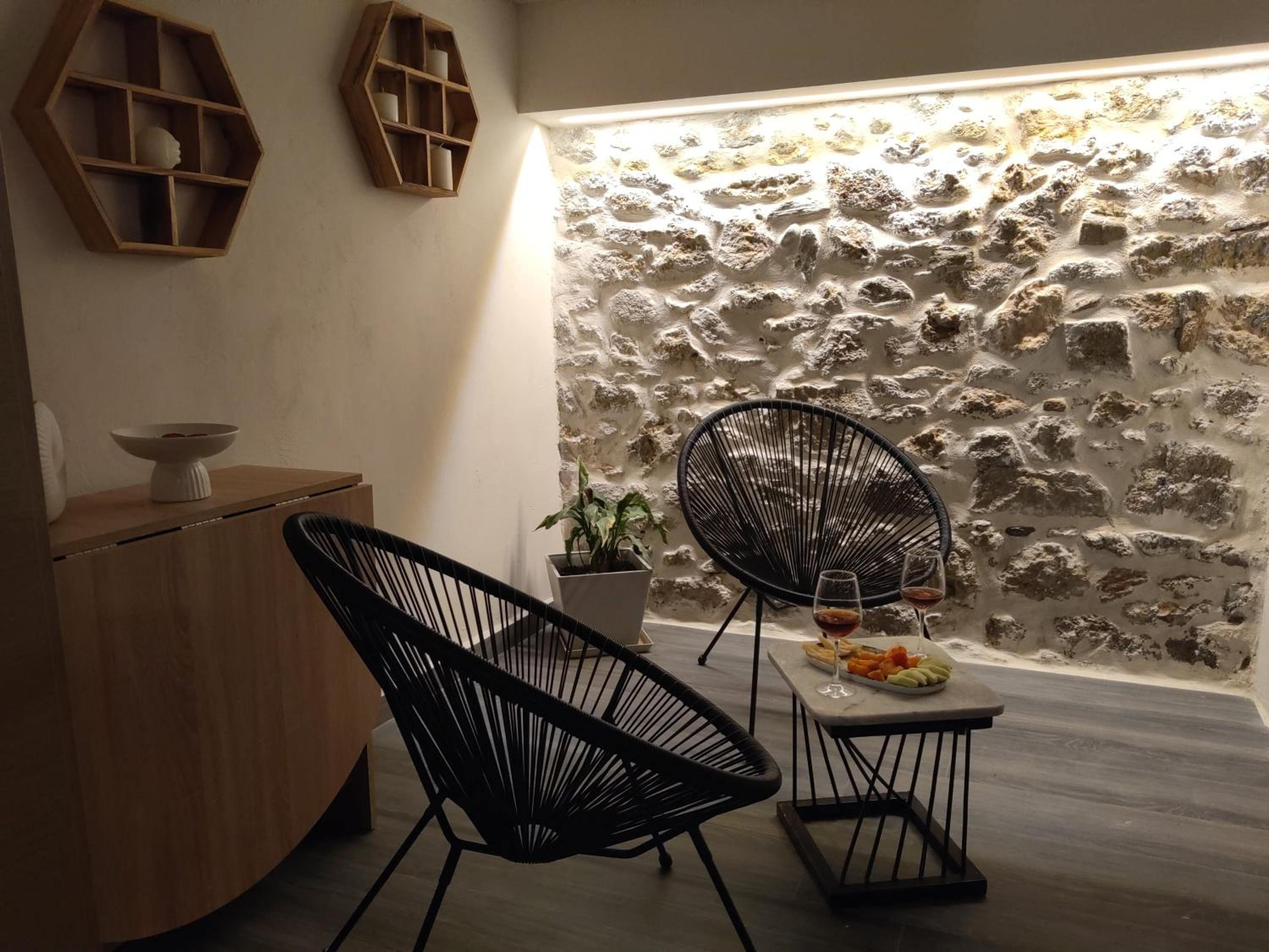Pasiphae Luxury House