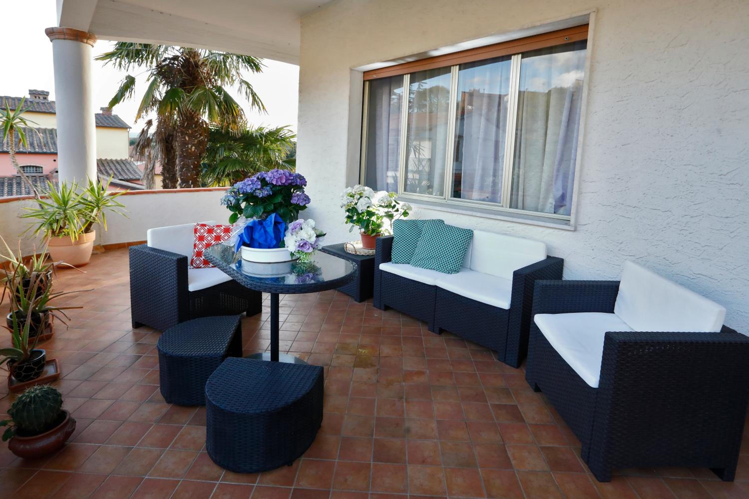 casa vacanza con piscina grande e idromassaggio jacuzzi