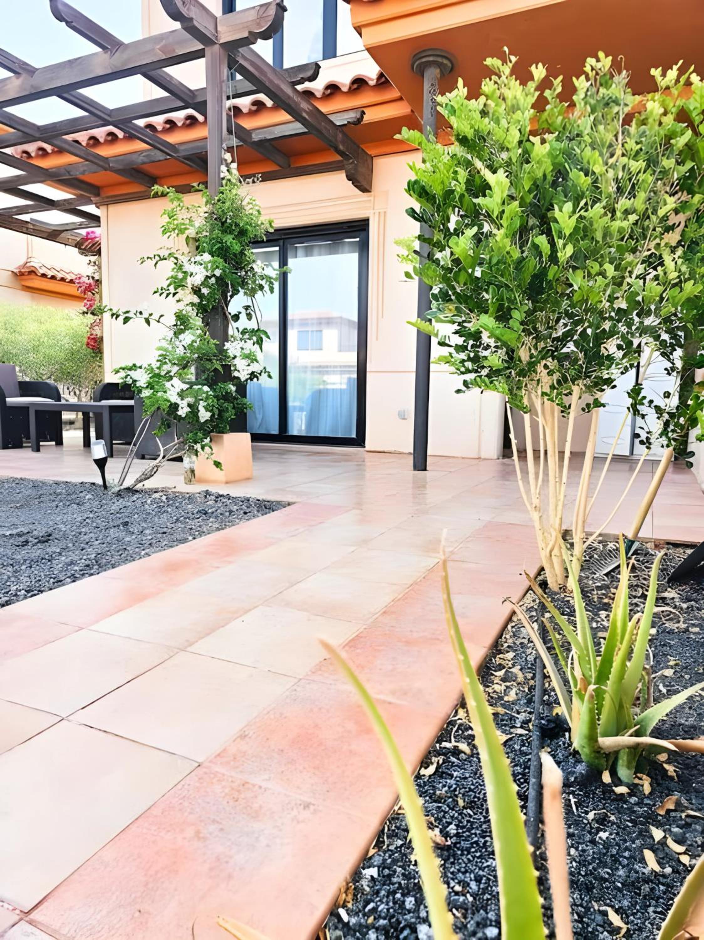 Casa Topik, Family and Surfhouse