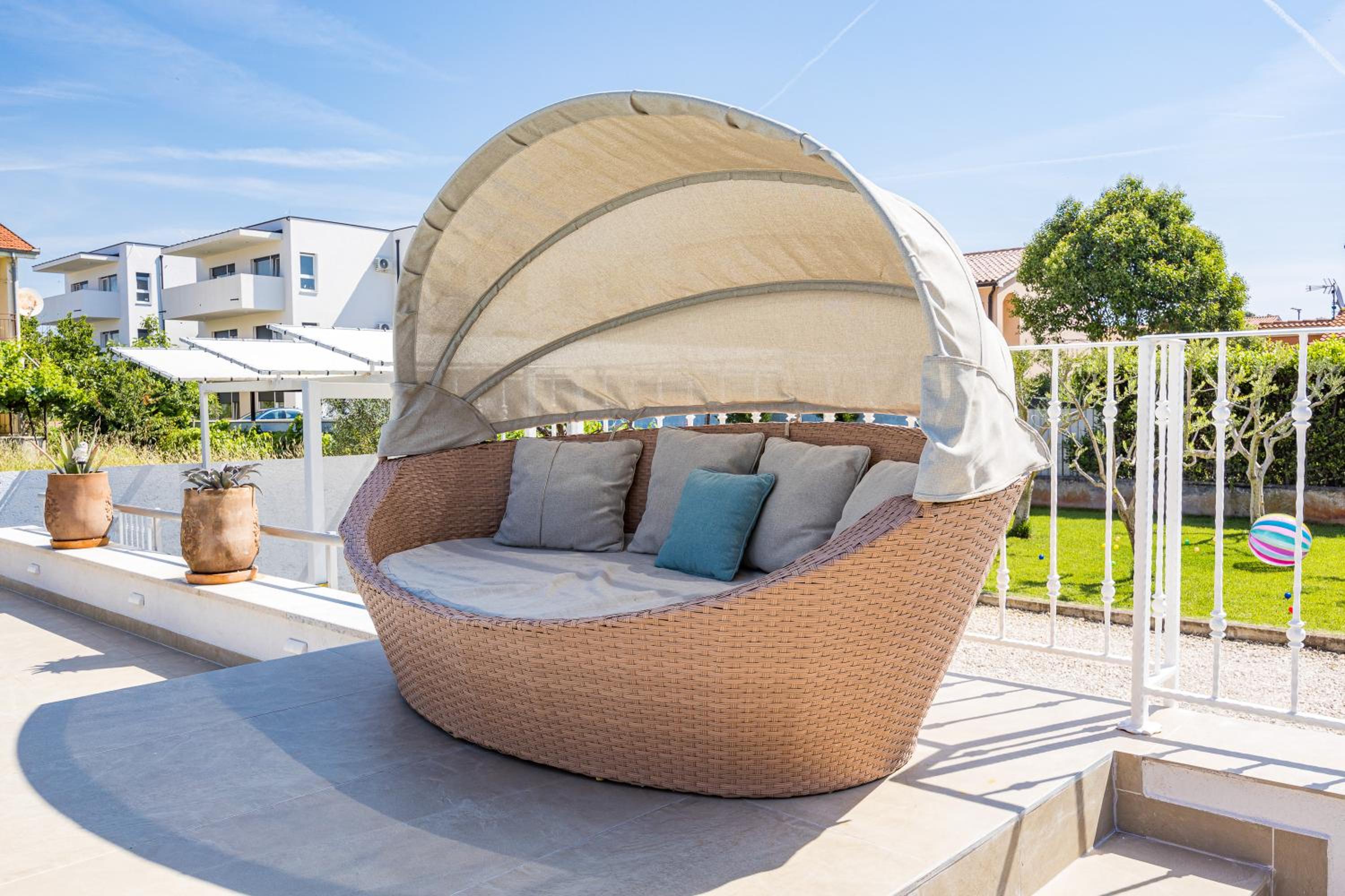 Hotel Five bedroom villa Emily with pool in Medulin - Image 1