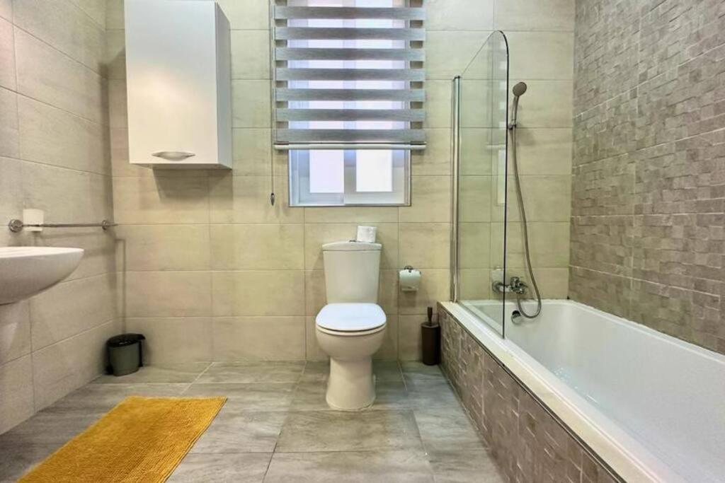 Modern family retreat in St Julians photo 2