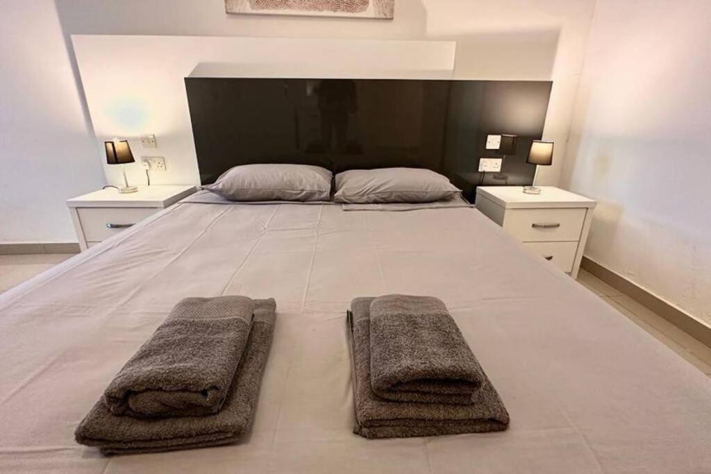 Modern family retreat in St Julians photo 5