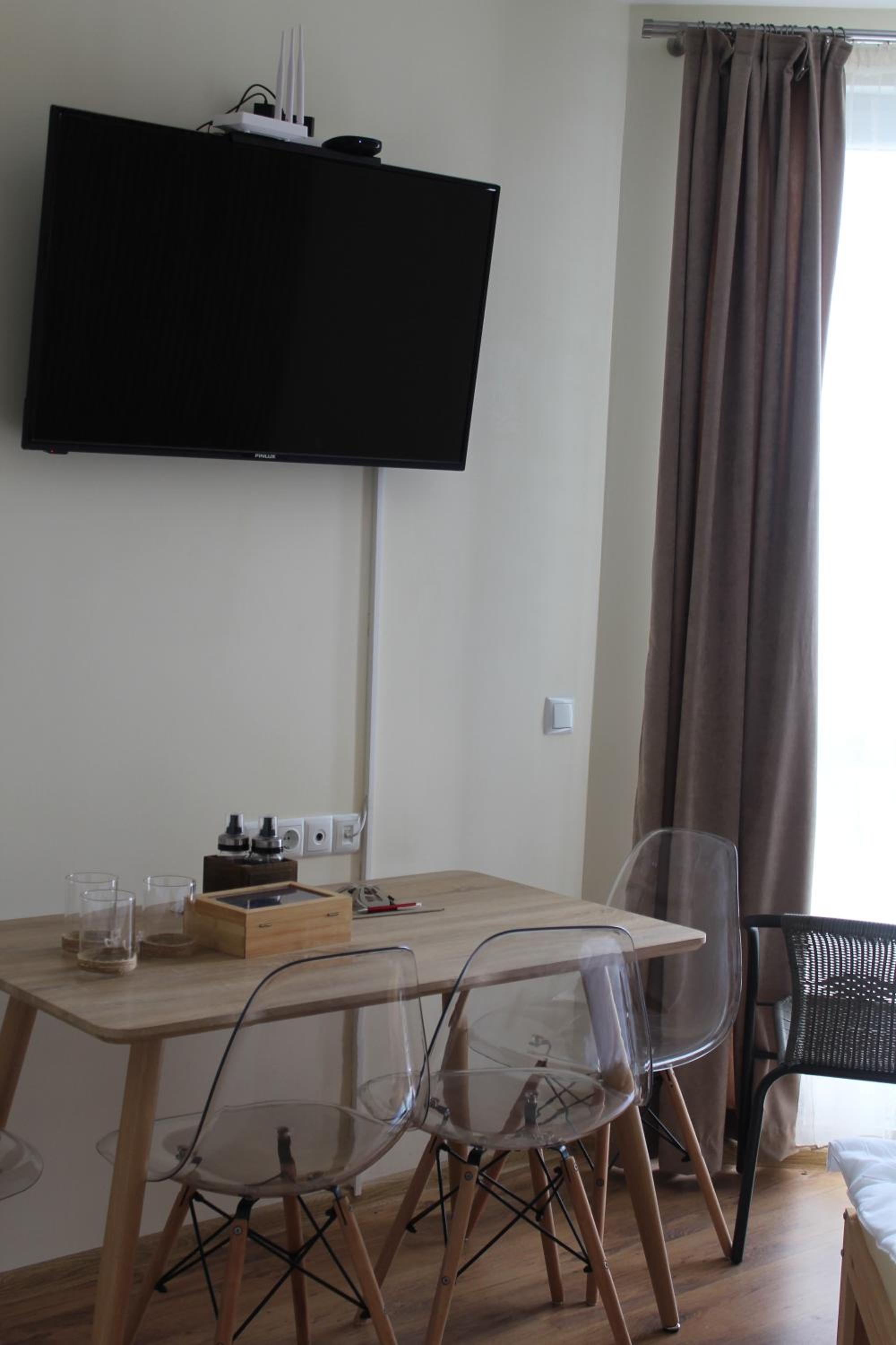 Elisa Studio