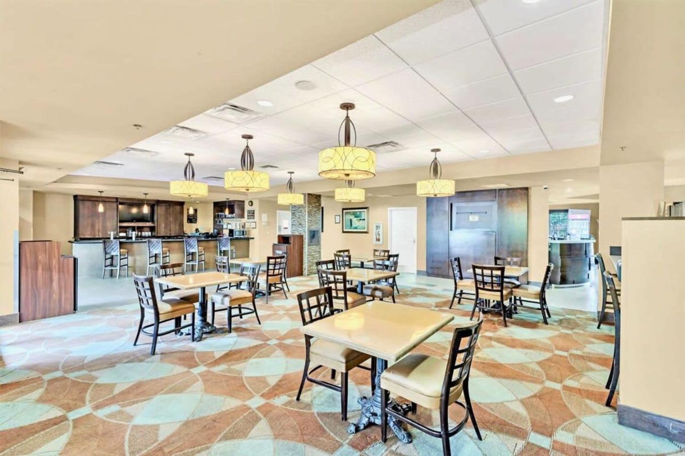 Suite with Pool Hot Tub Near Universal Studios